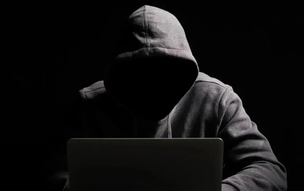 Proton曝光暗网黑市惊人规模：3亿条被盗凭证流通，超1000亿记录泄露